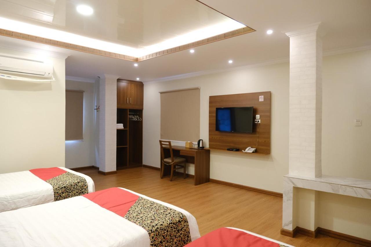 Joyful Hotel Tanjung Pandan Luaran gambar