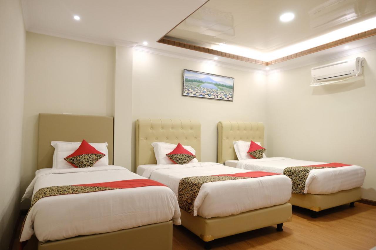 Joyful Hotel Tanjung Pandan Luaran gambar