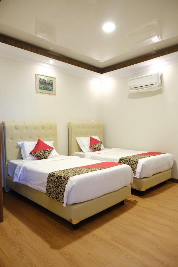 Joyful Hotel Tanjung Pandan Luaran gambar