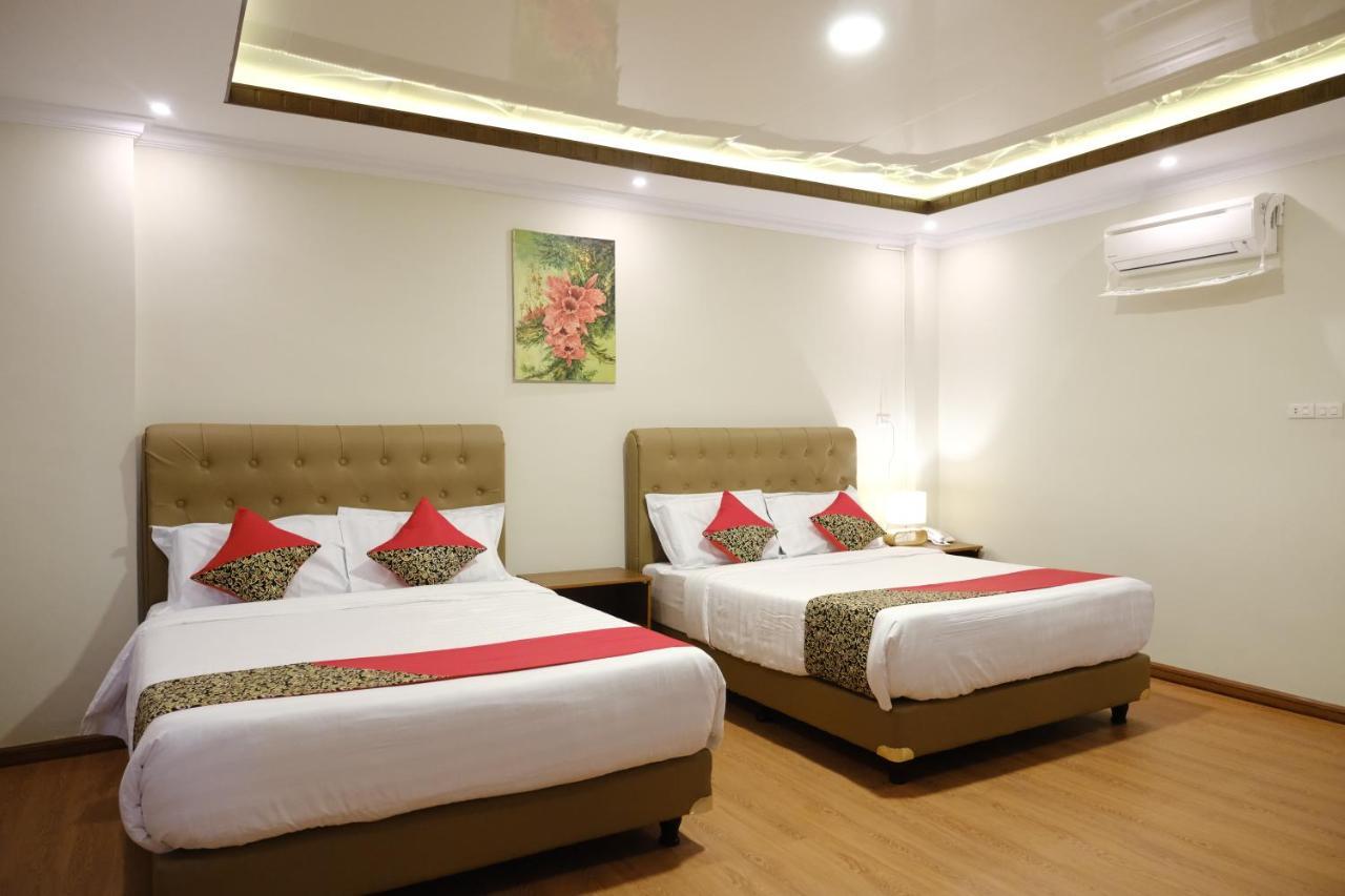 Joyful Hotel Tanjung Pandan Luaran gambar