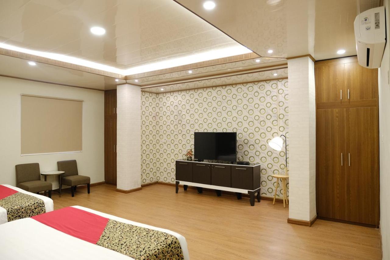 Joyful Hotel Tanjung Pandan Luaran gambar
